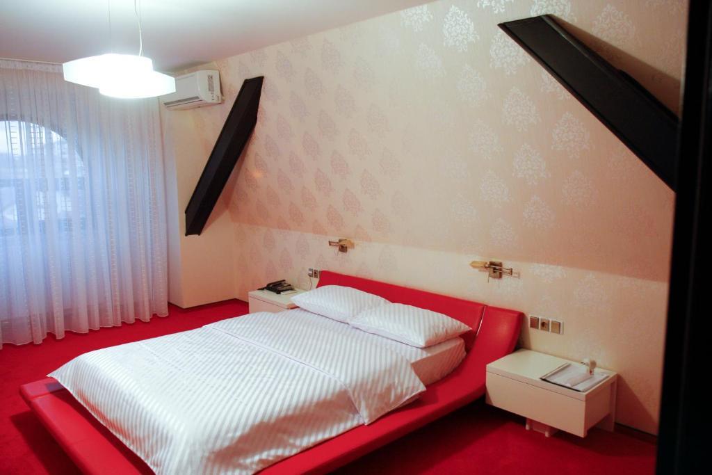 Hotel Anna Junior Zsilvásárhely Szoba fotó